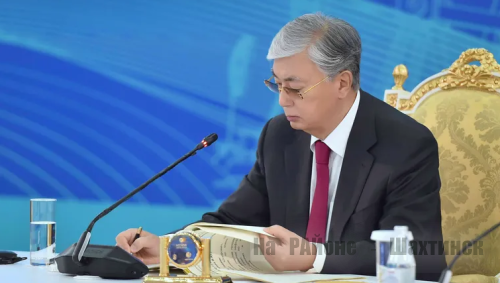 Президент Казахстана ужесточил наказание за насилие в отношении медиков